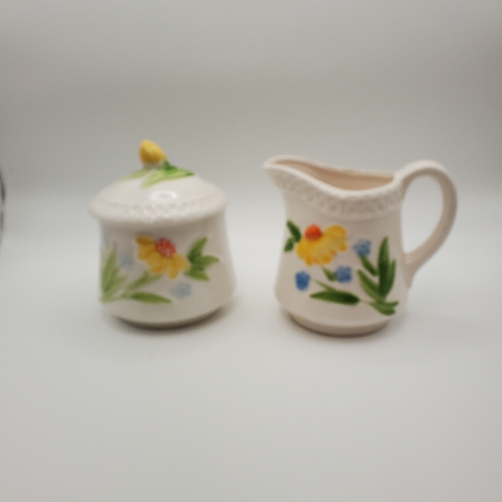 Vintage Enesco Japan Covered Sugar Bowl And Creamer Daisies Cottagecore Country